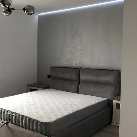 Rekla Seallo Luxury Párizs